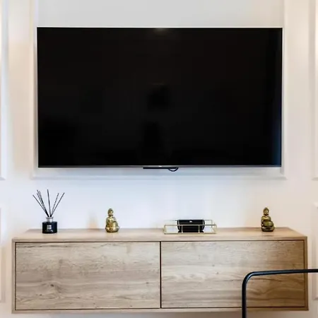 Monte Carlo Border - Exclusive & Modern Flat *